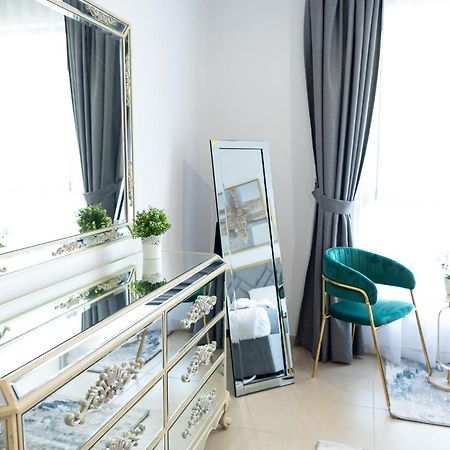 Jbr Apartments By Happy Season ドバイ エクステリア 写真